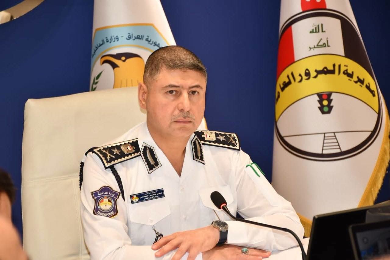 مدير المرور العام يعقد اجتماعاً مع الكوادر المتقدمة لمتابعة تطوير الأداء المروري